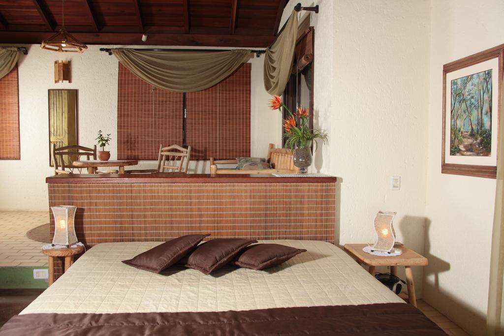 Bangalore Suites Garopaba Habitación foto